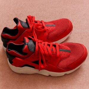 Nike Air Huarache Run Habanero Red Sneakers Tennis Shoes Size 9.5